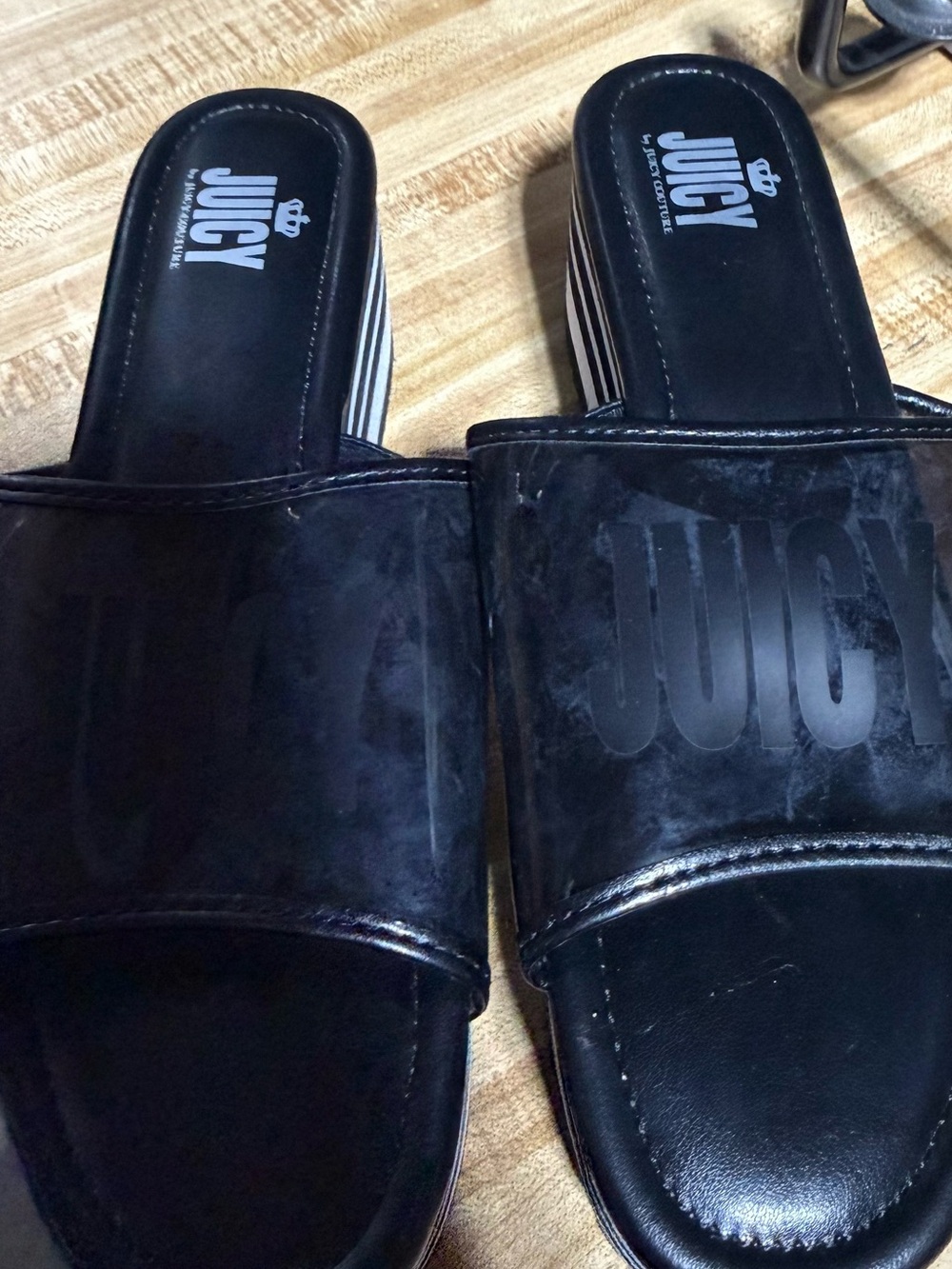 Juicy Couture Black Patent Slide Sandals